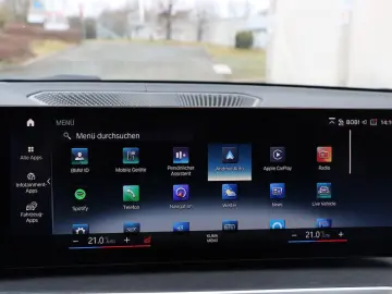 BMW 320d xDrive M-SPORT UVP82t€ M-SITZE H&K 19Z