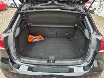MERCEDES-BENZ A 200 AMG Line Rückfahrkamera  LED  Navigation