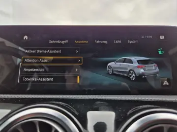MERCEDES-BENZ A 200 AMG Line Rückfahrkamera  LED  Navigation