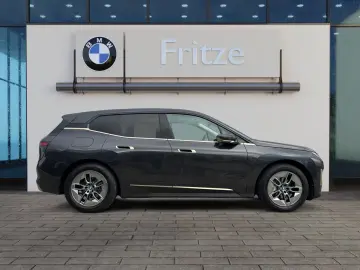 BMW iX xDrive