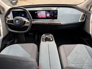 BMW iX xDrive