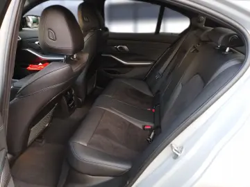 BMW 320 d xDrive M Sport Komfortzugang Sthzg ACC LHZ