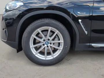 BMW X3 xDrive30e   DAB HIFI LASERLICHT HEAD-UP