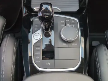 BMW X3 xDrive30e   DAB HIFI LASERLICHT HEAD-UP