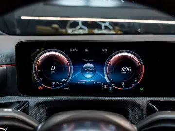 MERCEDES-BENZ A 180 AMG