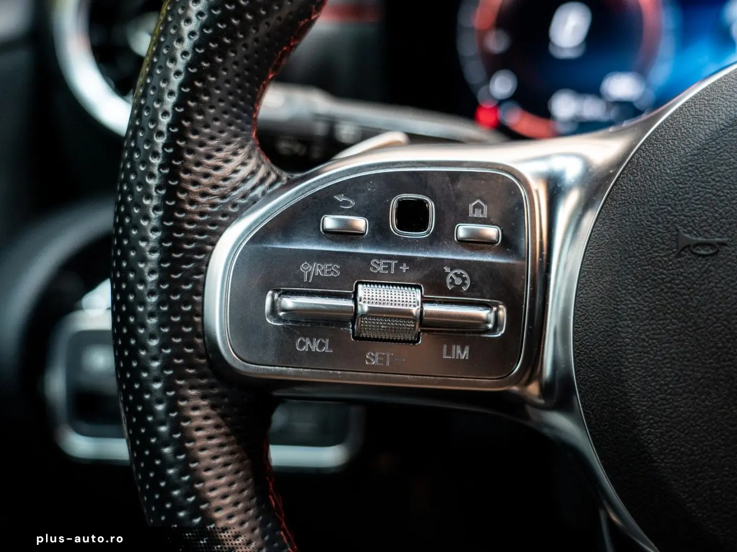 MERCEDES-BENZ A 180 AMG