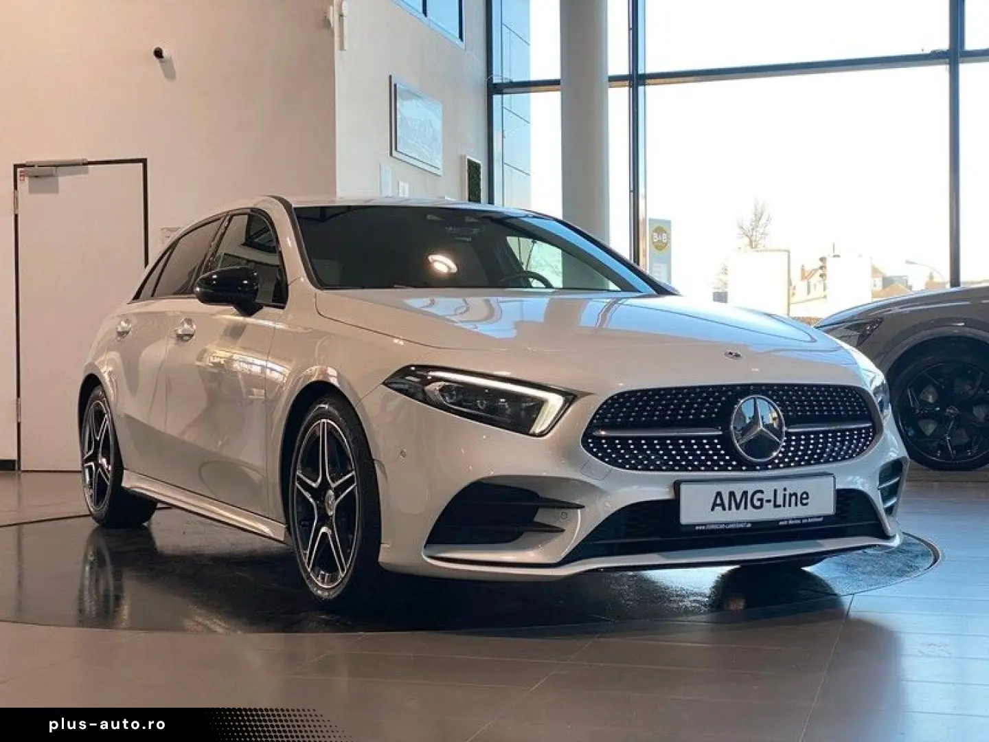 MERCEDES-BENZ A 200 AMG-Line NightP MBUX Multibeam Sthz HUD