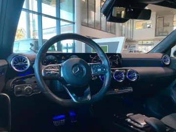 MERCEDES-BENZ A 200 AMG-Line NightP MBUX Multibeam Sthz HUD