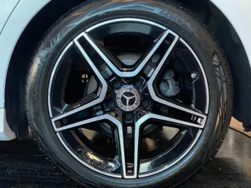 MERCEDES-BENZ A 200 AMG-Line NightP MBUX Multibeam Sthz HUD