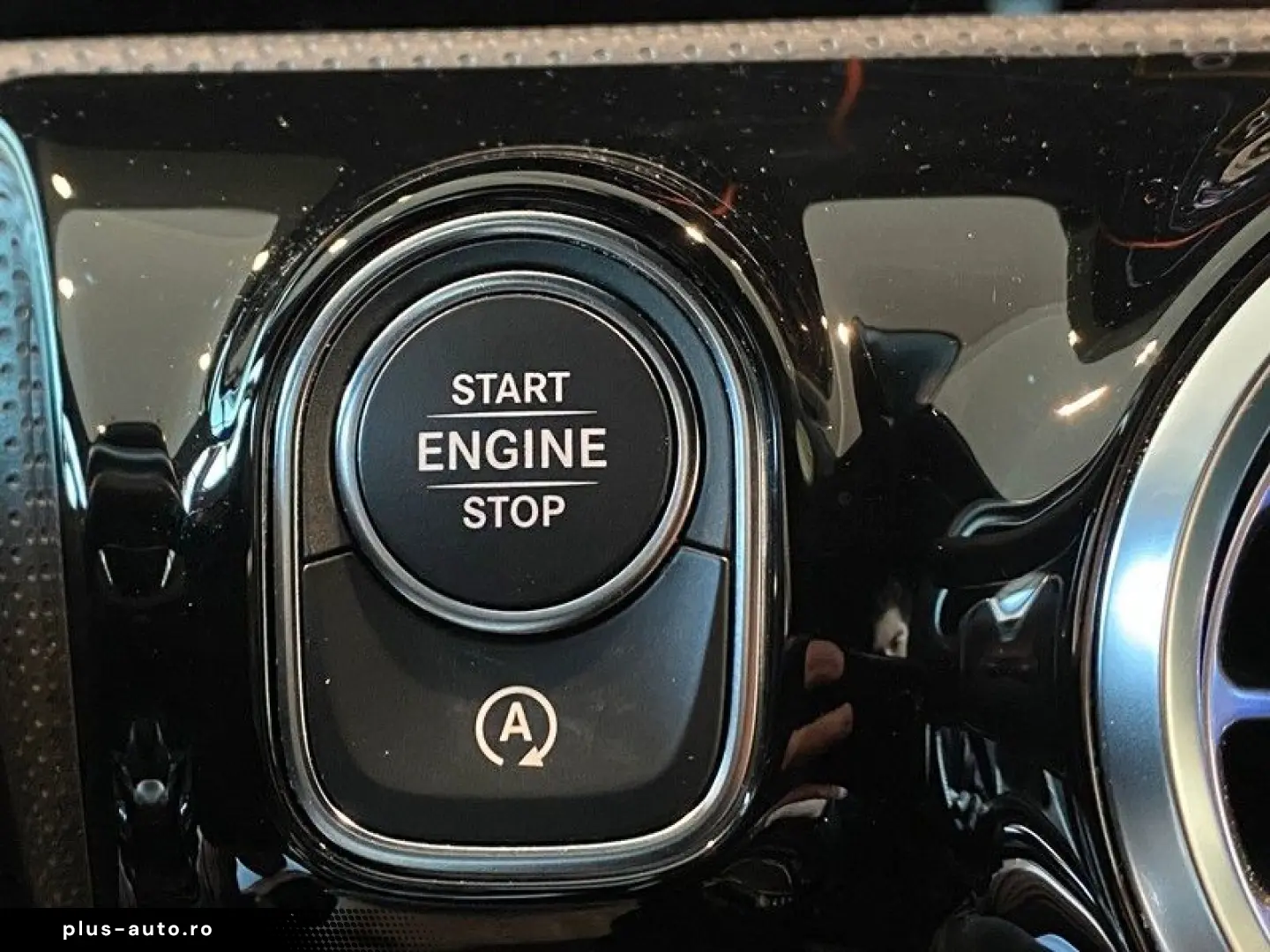 MERCEDES-BENZ A 200 AMG-Line NightP MBUX Multibeam Sthz HUD