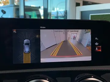 MERCEDES-BENZ A 200 AMG-Line NightP MBUX Multibeam Sthz HUD