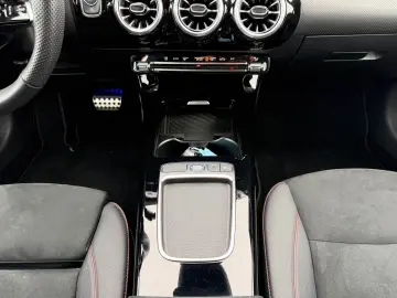 MERCEDES-BENZ A 180 AMG MBUX LED KAMERA ASSIST CARPL&hellip;