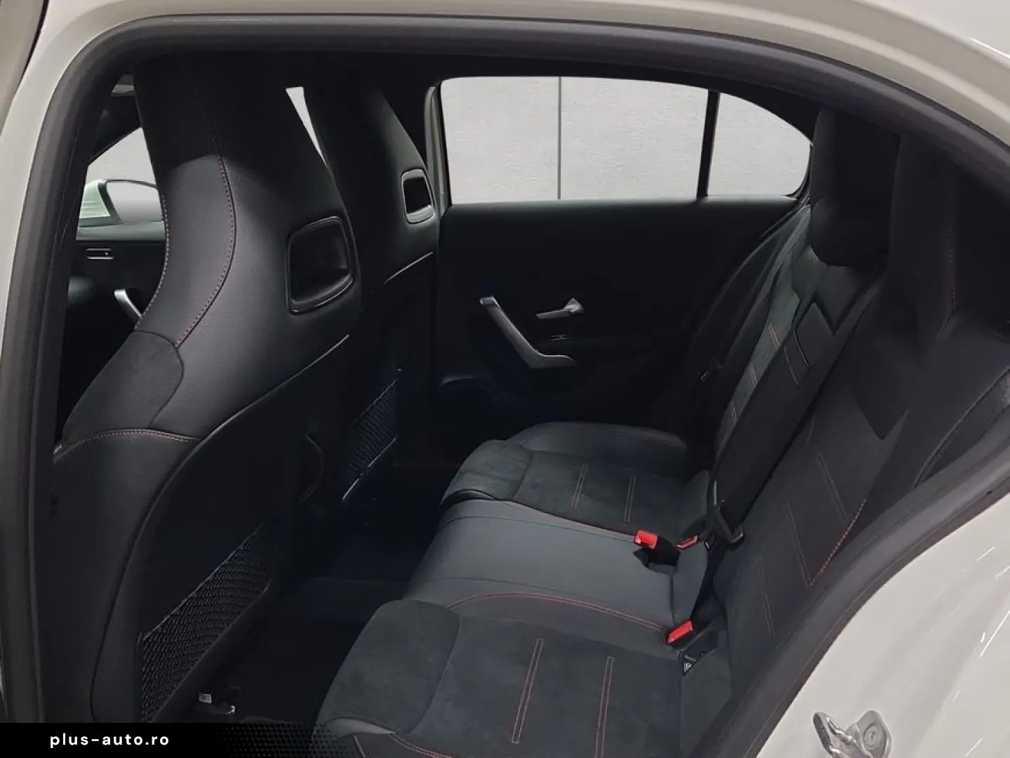 MERCEDES-BENZ A 180 AMG Advanced Plus Winter 4905 km