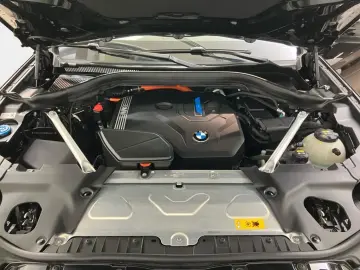 BMW X3 xDrive30e Aut. Lenkradhzg HiFi wenig KM