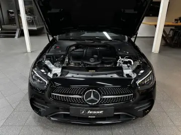 MERCEDES-BENZ E 300 de AMG Line Night LED Panorama Memory