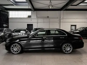 MERCEDES-BENZ E 300 de 4M AMG  MBUX HUD MULTIBEAM DISTR.