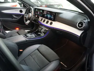 MERCEDES-BENZ E 300 de 4M AMG  MBUX HUD MULTIBEAM DISTR.