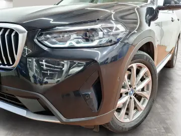 BMW X3 xDrive30e Navi Head-Up Kamera Sportsitze LED