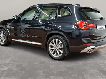 BMW X3 xDrive30e Navi Head-Up Kamera Sportsitze LED