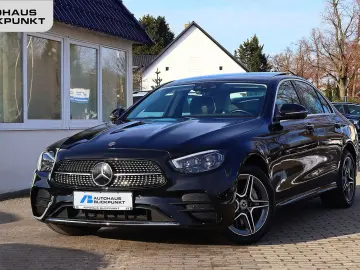 MERCEDES-BENZ E 300 de 4M AMG DISTRO PANO KAMERA BURMESTER