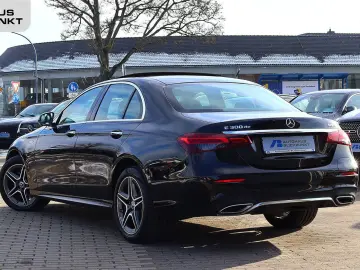 MERCEDES-BENZ E 300 de 4M AMG DISTRO PANO KAMERA BURMESTER