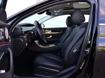 MERCEDES-BENZ E 300 de 4M AMG DISTRO PANO KAMERA BURMESTER