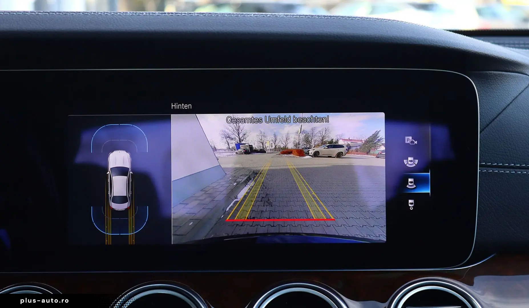 MERCEDES-BENZ E 300 de 4M AMG DISTRO PANO KAMERA BURMESTER