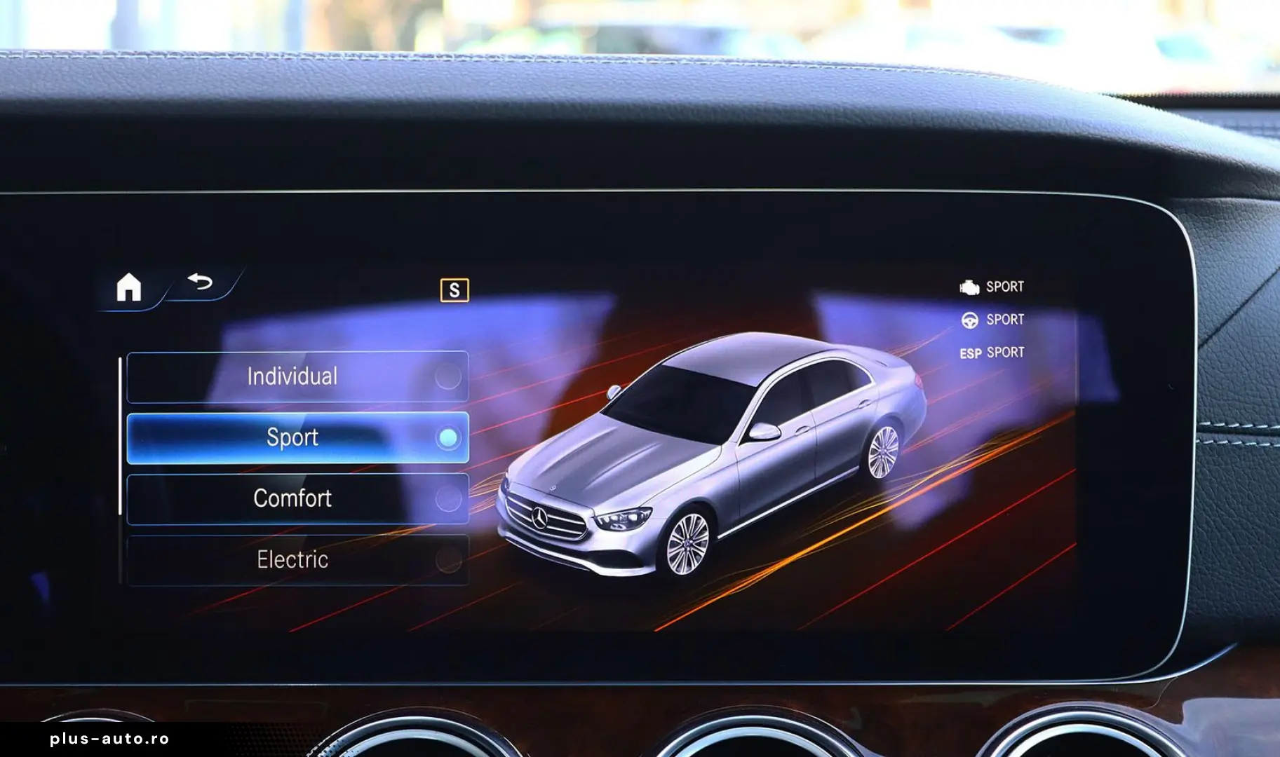 MERCEDES-BENZ E 300 de 4M AMG DISTRO PANO KAMERA BURMESTER