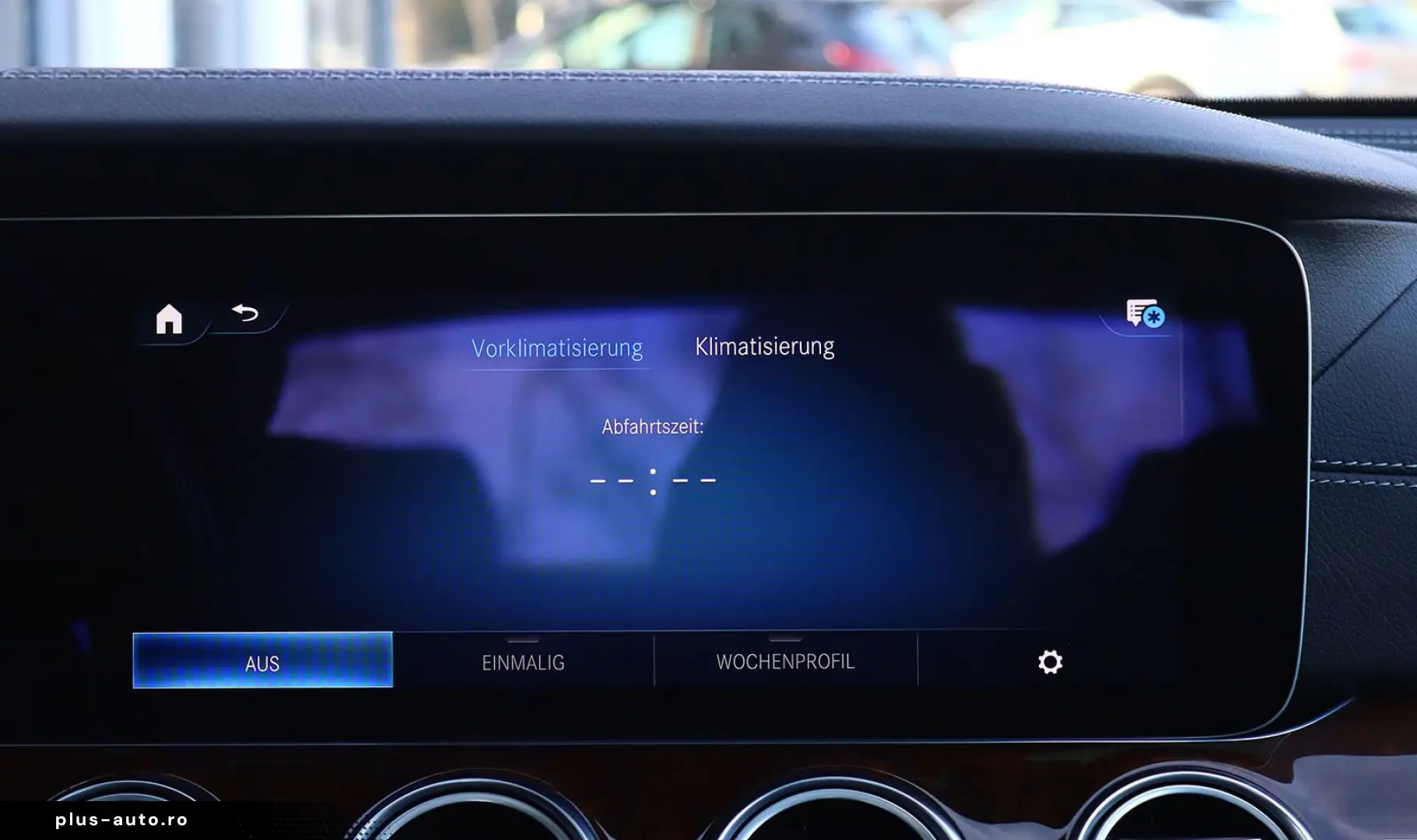 MERCEDES-BENZ E 300 de 4M AMG DISTRO PANO KAMERA BURMESTER