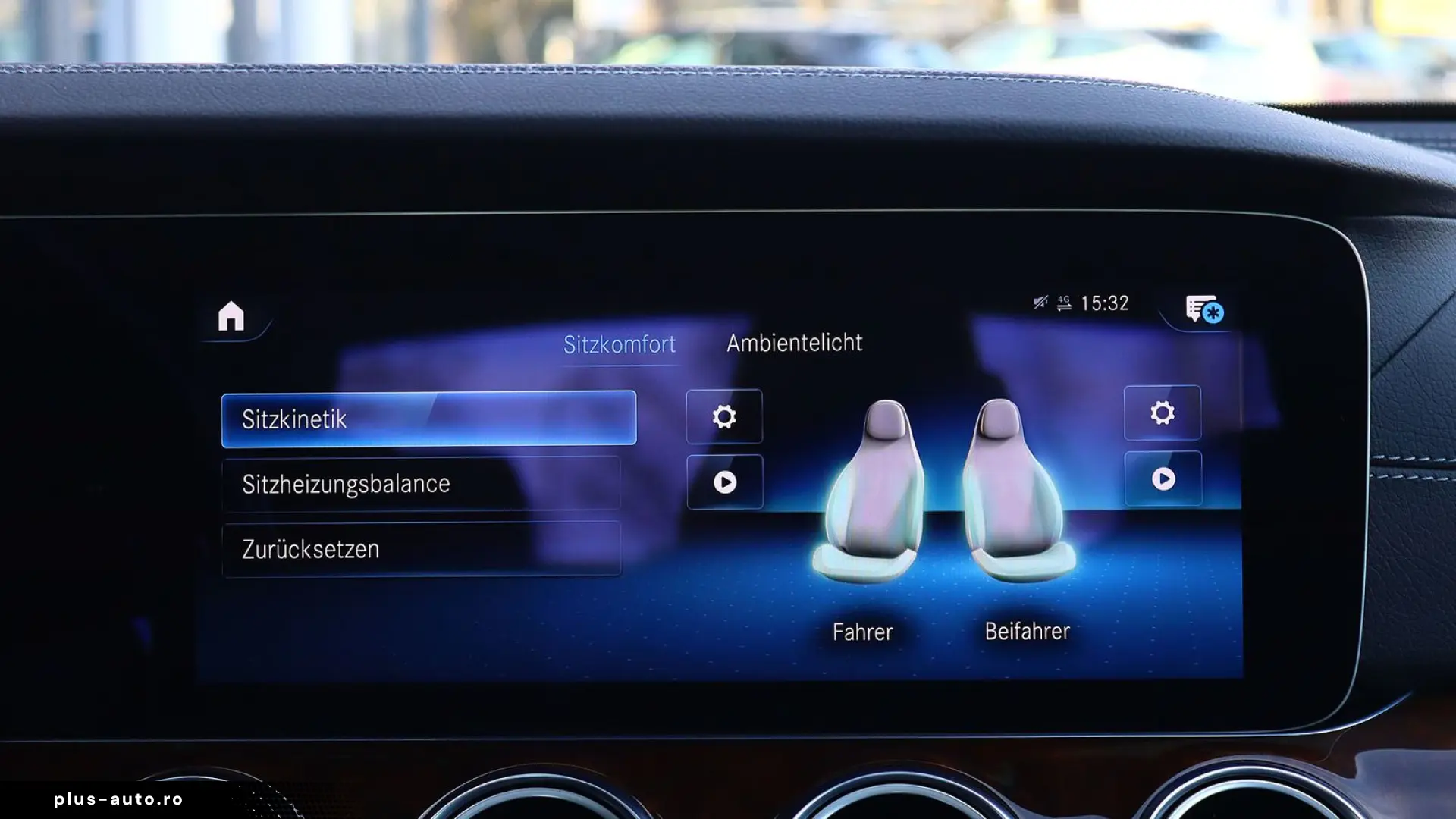 MERCEDES-BENZ E 300 de 4M AMG DISTRO PANO KAMERA BURMESTER