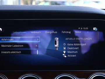 MERCEDES-BENZ E 300 de 4M AMG DISTRO PANO KAMERA BURMESTER