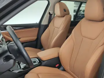 BMW X3 xDrive30e Navi LED RFK Pano Apple StandHz PDC