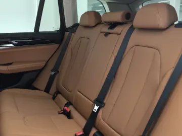 BMW X3 xDrive30e Navi LED RFK Pano Apple StandHz PDC