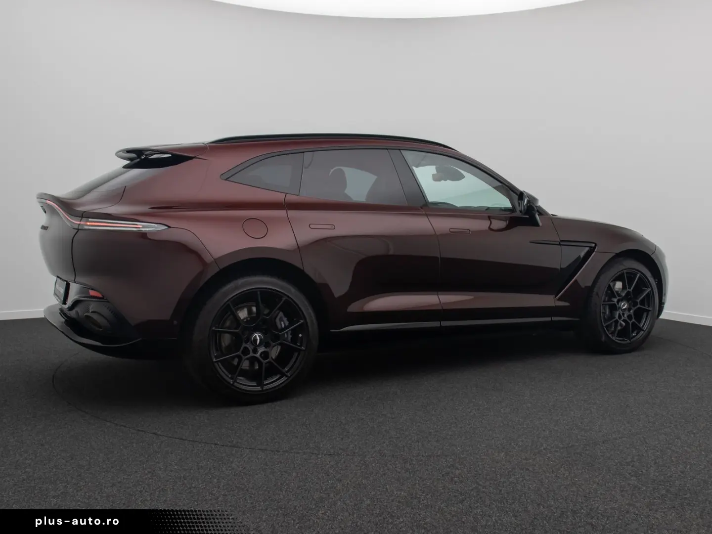 ASTON MARTIN DBX 4.0 V8 Individual Carbon