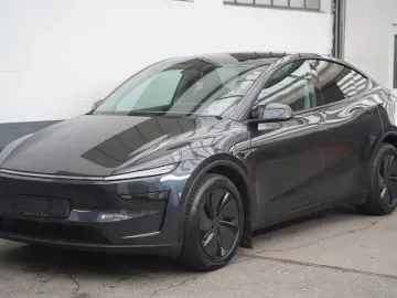TESLA Model Y Long Range Juniper AWD 1. Hd. Unfallfrei