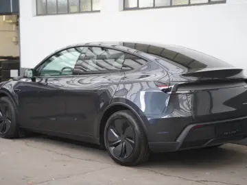 TESLA Model Y Long Range Juniper AWD 1. Hd. Unfallfrei