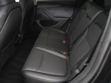 TESLA Model Y Long Range Juniper AWD 1. Hd. Unfallfrei