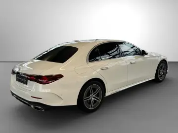 MERCEDES-BENZ E 200 AMG Digital Light Distronic getö&hellip;