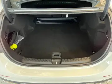 MERCEDES-BENZ E 200 AMG Digital Light Distronic getö&hellip;