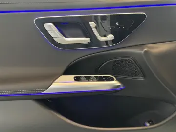 MERCEDES-BENZ E 200 AMG Digital Light Distronic getö&hellip;