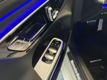 MERCEDES-BENZ E 200 AMG Digital Light Distronic getö&hellip;