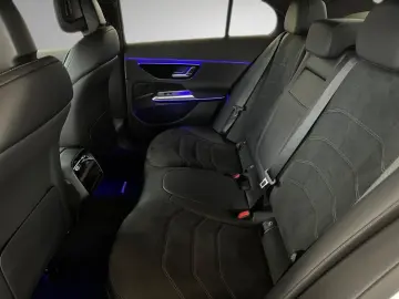 MERCEDES-BENZ E 200 AMG Digital Light Distronic getö&hellip;