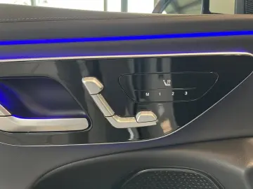 MERCEDES-BENZ E 200 AMG Digital Light Distronic getö&hellip;