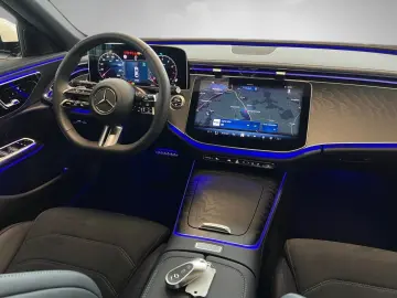 MERCEDES-BENZ E 200 AMG Digital Light Distronic getö&hellip;