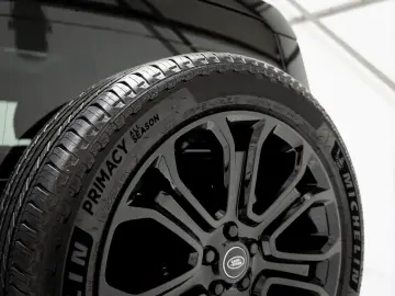 Land Rover Defender OCTA P635 4.4 Liter V8 MHEV