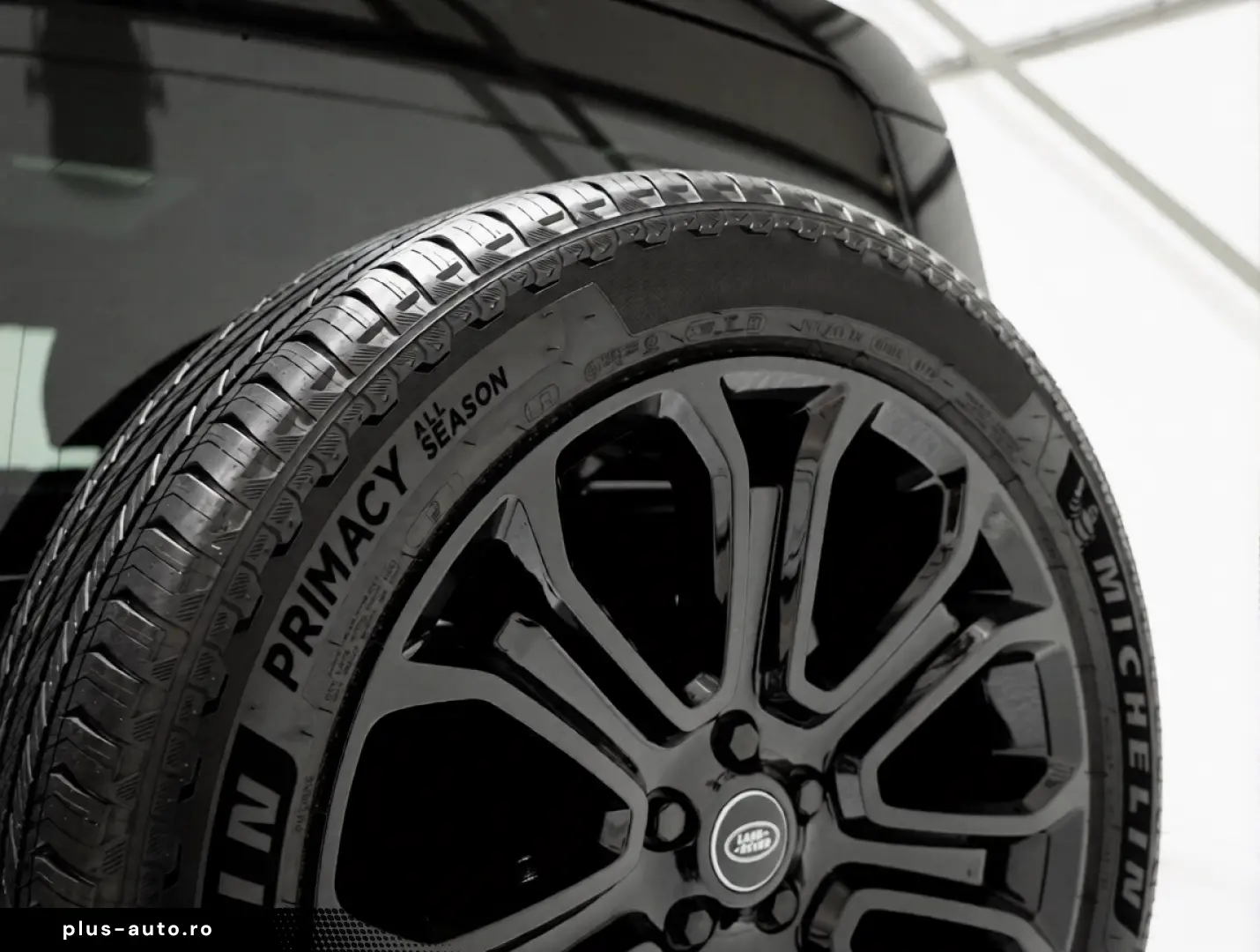 Land Rover Defender OCTA P635 4.4 Liter V8 MHEV