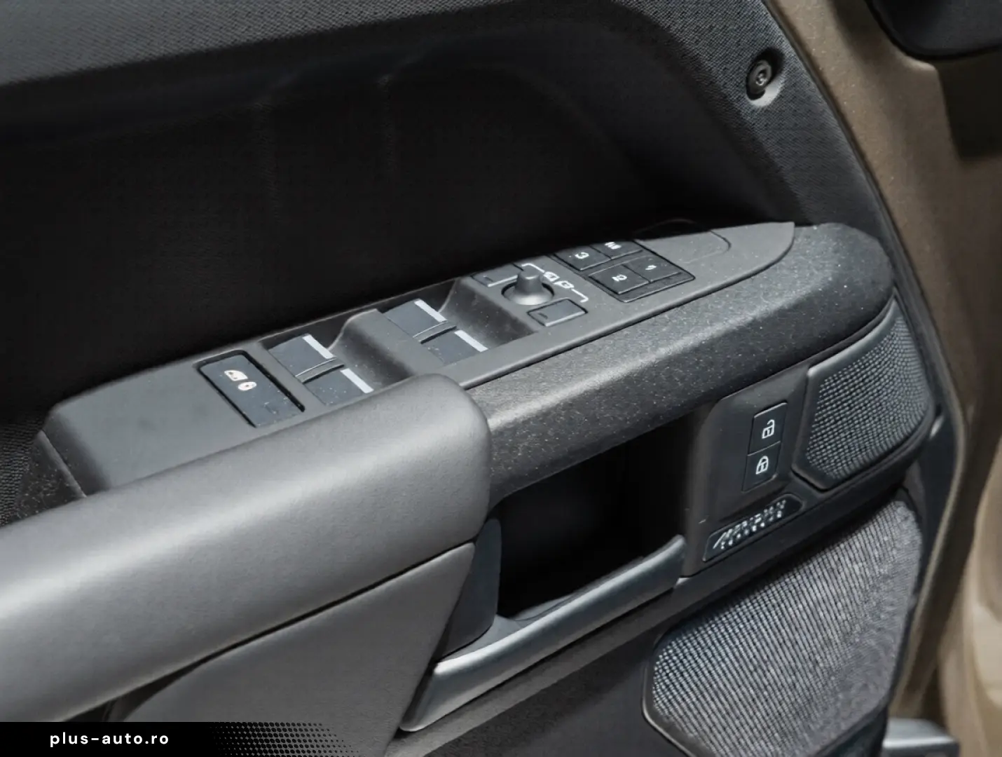 Land Rover Defender OCTA P635 4.4 Liter V8 MHEV