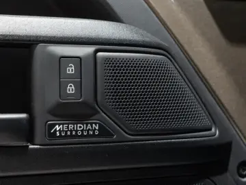 Land Rover Defender OCTA P635 4.4 Liter V8 MHEV