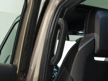 Land Rover Defender OCTA P635 4.4 Liter V8 MHEV