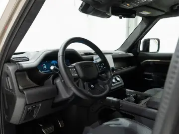 Land Rover Defender OCTA P635 4.4 Liter V8 MHEV